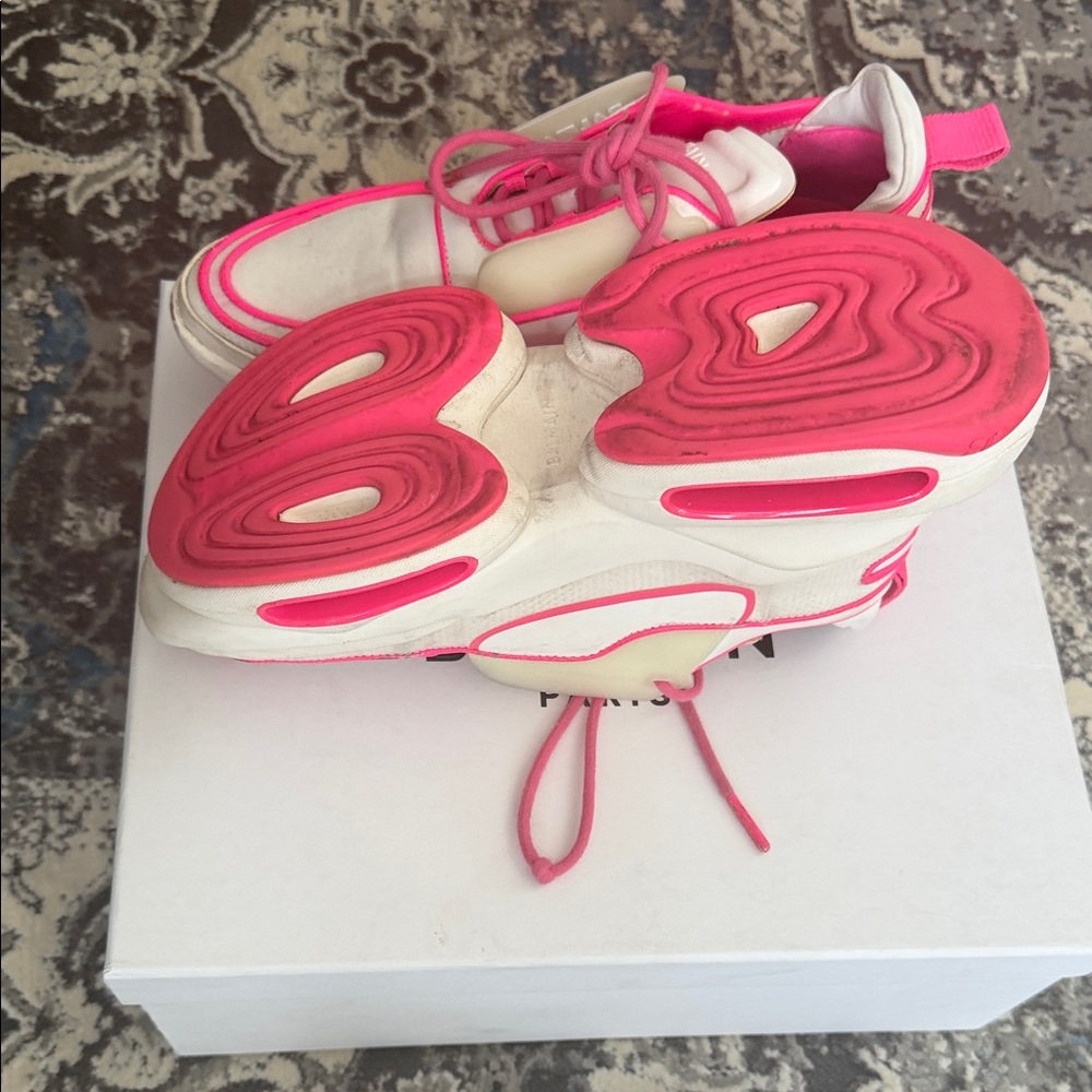 Balmain Women's Sneakers in Pink and Cream - Picture 4 of 5